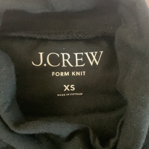 Formknit J Crew black puff sleeve turtleneck - Picture 3 of 4
